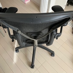 ハーマンミラー　アーロンチェアの画像