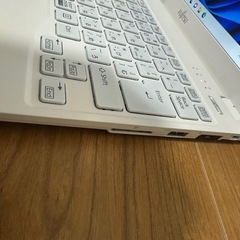 Full HD-富士通 UH55／B3 W11 i3-7130U (2.7GHz)／4GB／SSD128GB／13.3インチの画像