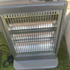 電気ストーブ　HITACHI 2台セット　350W 700W 1050Wの画像