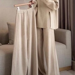 新品❤️ エレガントな新しいカジュアルセット、ワイドレッグのロングパンツとハイトネックの画像