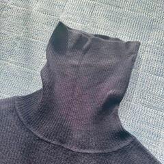 【UNIQLO】エクストラファイン メリノリブタートルネックセーター 黒 Lの画像