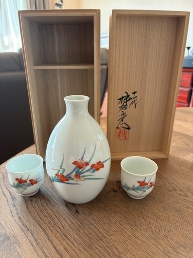 柿右衛門窯の酒器とマグカップ