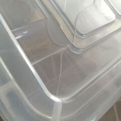 75深型コロ付き衣装ケース収納ケース2つ、破損ありの画像