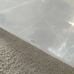 75深型コロ付き衣装ケース収納ケース2つ、破損ありの画像