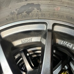 中古のアルミホイールスタッドレスタイヤ4本195/65R15 114.3 5Hの画像