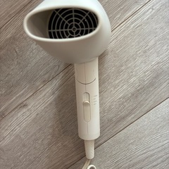 SALONIAヘアドライヤー
の画像