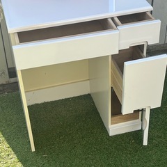 ドレッサー　白の画像