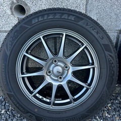 トヨタ　ライズ　　スタットレスタイヤホイール付きの画像