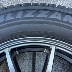 トヨタ　ライズ　　スタットレスタイヤホイール付きの画像