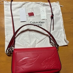 Calvin Klein Jeans レッドショルダーバッグ　の画像