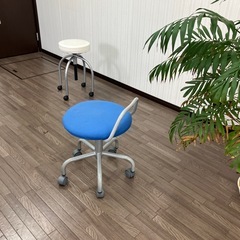 キャスター回転イス　椅子　マッサージ　ネイル　整体　先生の画像