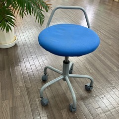 キャスター回転イス　椅子　マッサージ　ネイル　整体　先生の画像