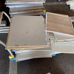 サイズ色々ありますので、是非使えそうな方取りに来てくださいの画像