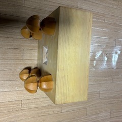 木製将棋盤と駒台の画像