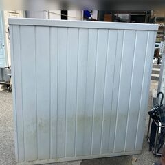 ∞ イナバ物置 中型 幅153cm高さ約160cm 棚板4枚+鍵1本付き 激しい破損なし 一部錆ありの画像