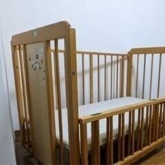 ベビーベッド　無料の画像