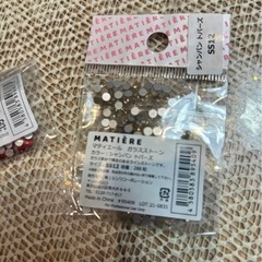 MATIERE ガラスストーン 赤 シャンパントパーズ 2個セットの画像