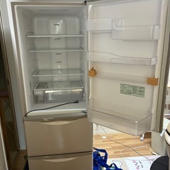 HITACHI 3ドア冷蔵庫の画像