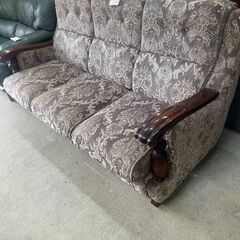 リサイクルショップどりーむ天保山店　No4983 ３人掛けソファ　アンティーク調　天然木　ファブリック　オシャレなアンティークソファ♪の画像