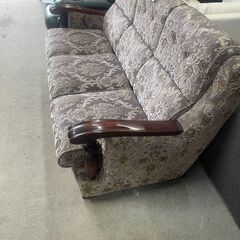 リサイクルショップどりーむ天保山店　No4983 ３人掛けソファ　アンティーク調　天然木　ファブリック　オシャレなアンティークソファ♪の画像