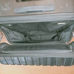 ブラック ハードキャリーケース 4輪　中古の画像