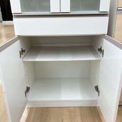 A-773【リユースのサカイ野々市店】ジモティ来店特価‼ ２枚扉食器棚 木製 ホワイト  クリーニング済みの画像