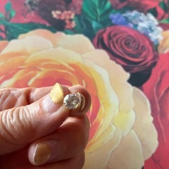 14k金片ピアシンの画像