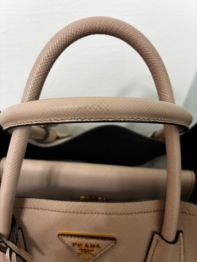プラダ ダブル サフィアーノレザー ピンクベージュ