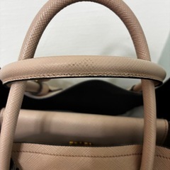 プラダ ダブル サフィアーノレザー ピンクベージュの画像