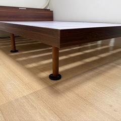 ダブルベッド　フレーム　ブラウンの画像