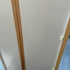 【1000円でお譲りします】バーの高さが変えられる引出し付きキッズハンガーラックの画像