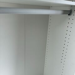 【1000円でお譲りします】バーの高さが変えられる引出し付きキッズハンガーラックの画像