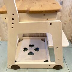 【イトーキ】天然木の学習椅子🪑高さ調整可/ハート＆カントリー調【ITOKI/KM97】の画像