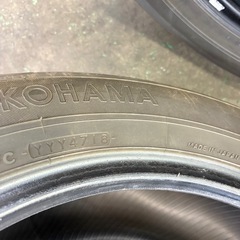 225/60R17 ヨコハマ　ブルーアース　　まだ履ける！溝あり！ひび割れなし！アルファード　ヴェルファイア　フォレスター　XVの画像