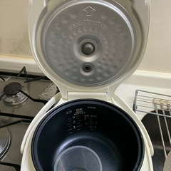 タイガー　３合　マイコン炊飯ジャーの画像