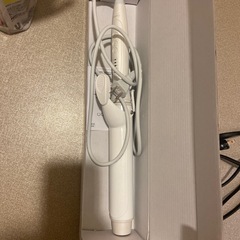 38mmコテと細いストレートアイロンの画像