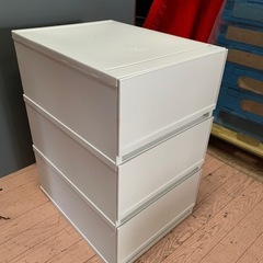 取引中　衣装ケース3段の画像