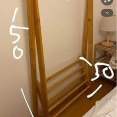 木製ハンガーラックの画像