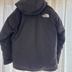 ノースフェイスマウンテンダウンジャケットの画像