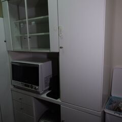 【無料・引き取り限定】大型食器棚の画像