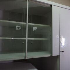【無料・引き取り限定】大型食器棚の画像