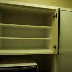 【無料・引き取り限定】大型食器棚の画像