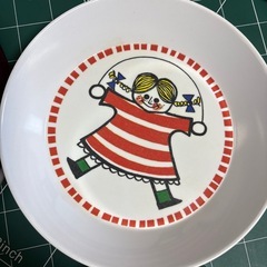 大皿、中皿、スープ丼、茶碗など食器4つセットの画像