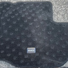 値下げしました！新品未使用トヨタ HIACE 純正フロアマットの画像
