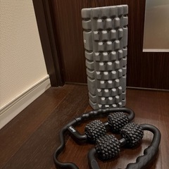 まとめてお譲りします！皿、掃除機、棚、トレーニング動画の画像