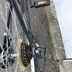 【自転車】クロスバイク 27インチ 外装6段 オートライト ホワイトの画像