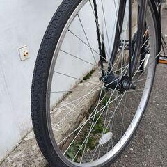 【自転車】クロスバイク 27インチ 外装6段 オートライト ホワイトの画像