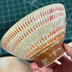 平皿と大きめの茶碗 飛びカンナ のセットの画像