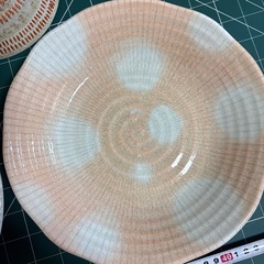 平皿と大きめの茶碗 飛びカンナ のセットの画像