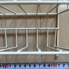 白いワイヤー製小物置き？スパイスラック？の画像
